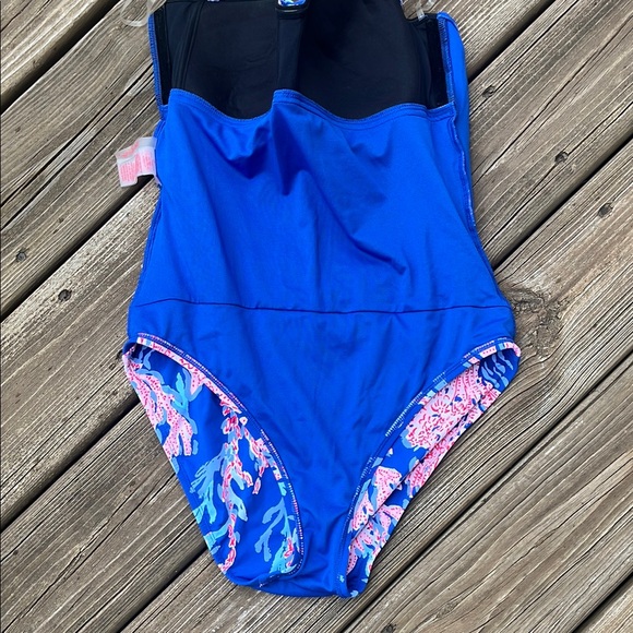 Lilly Pulitzer Flamenco swimsuit - Picture 10 of 11